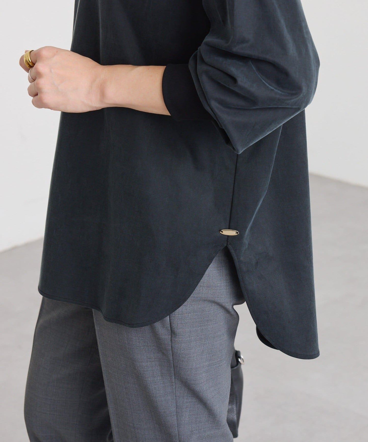 【百搭款】醋酸纖維剪裁套頭衫/預計11月下旬發貨