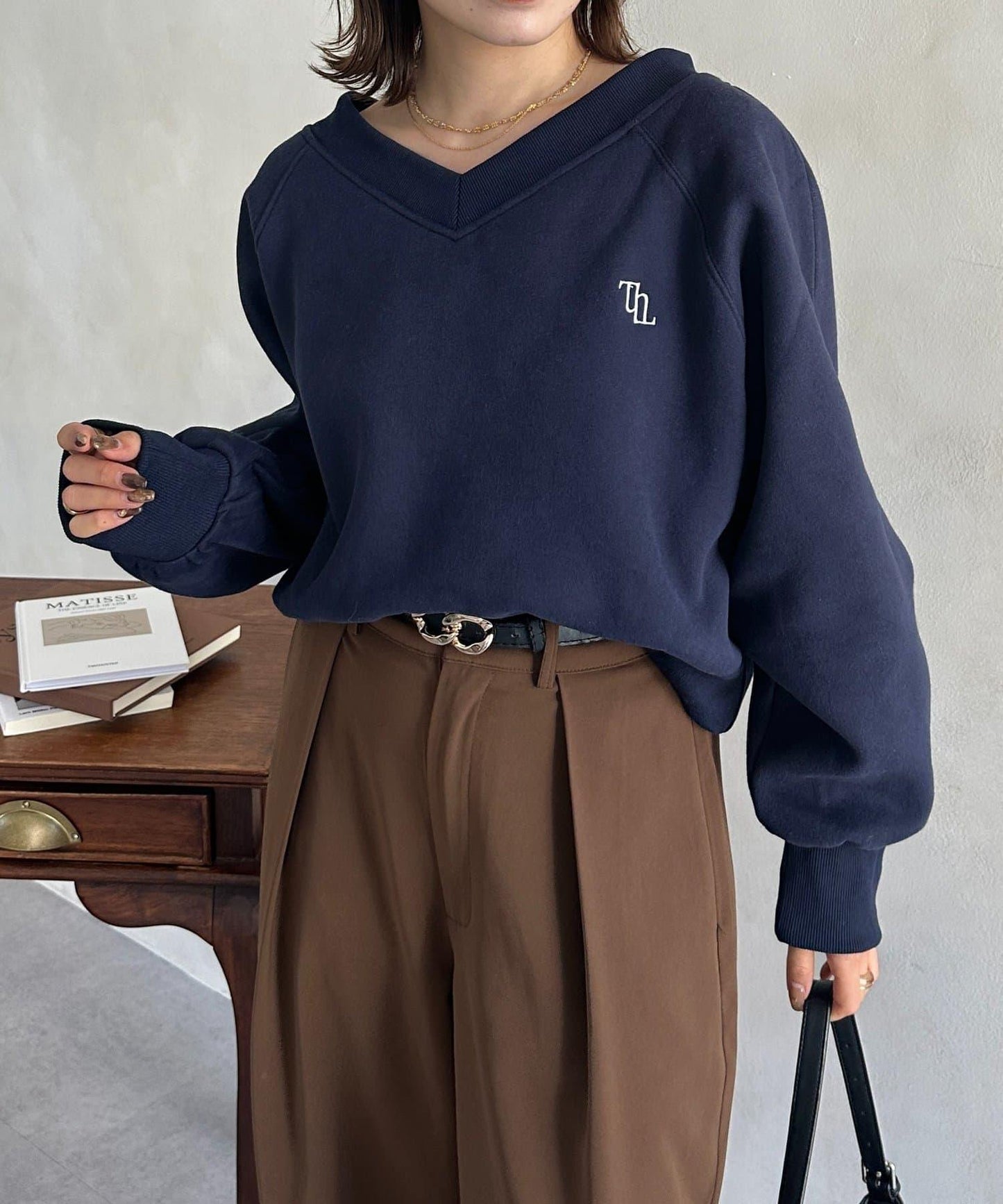 V領刺繡標誌加絨套頭衫