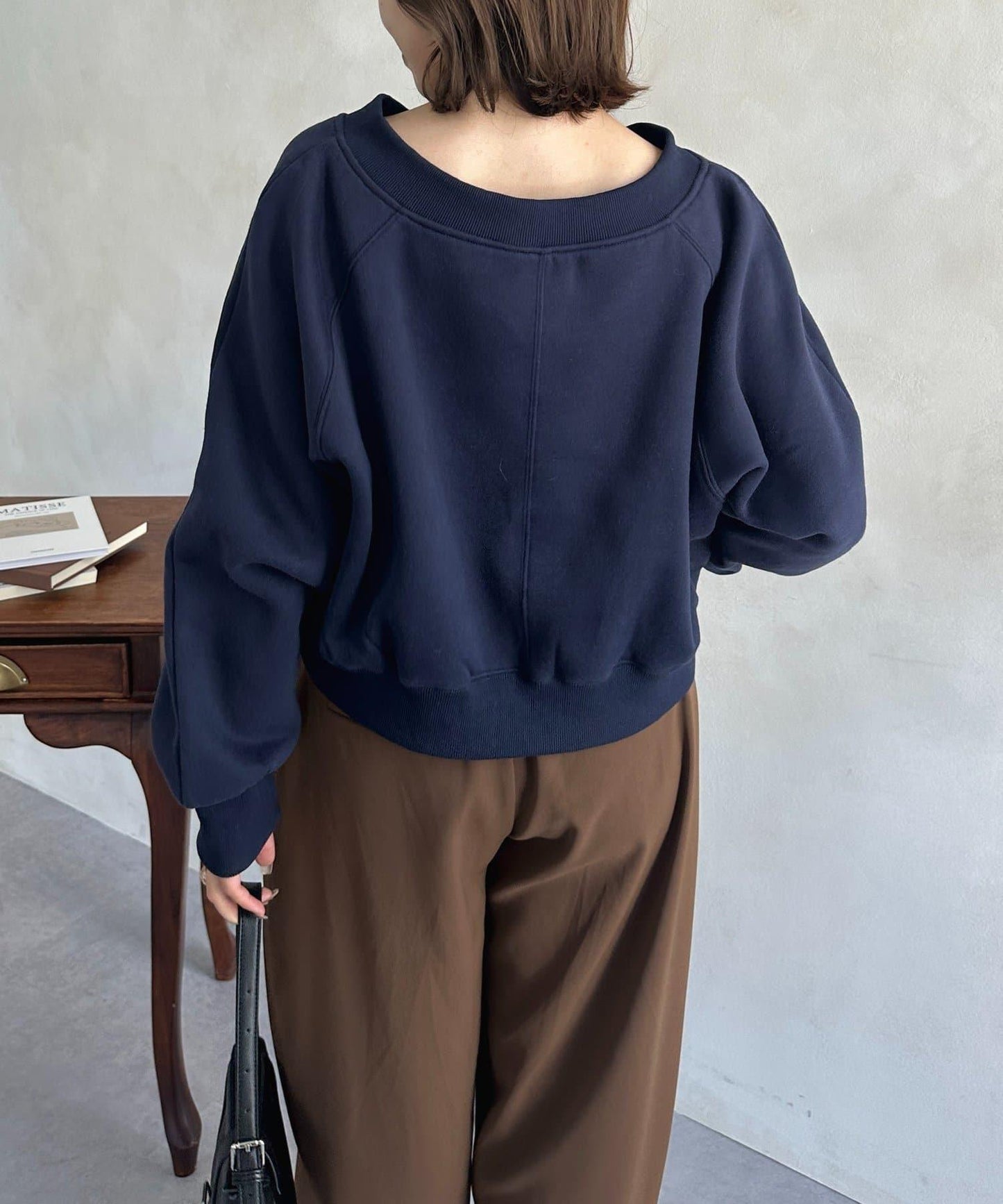 V領刺繡標誌加絨套頭衫