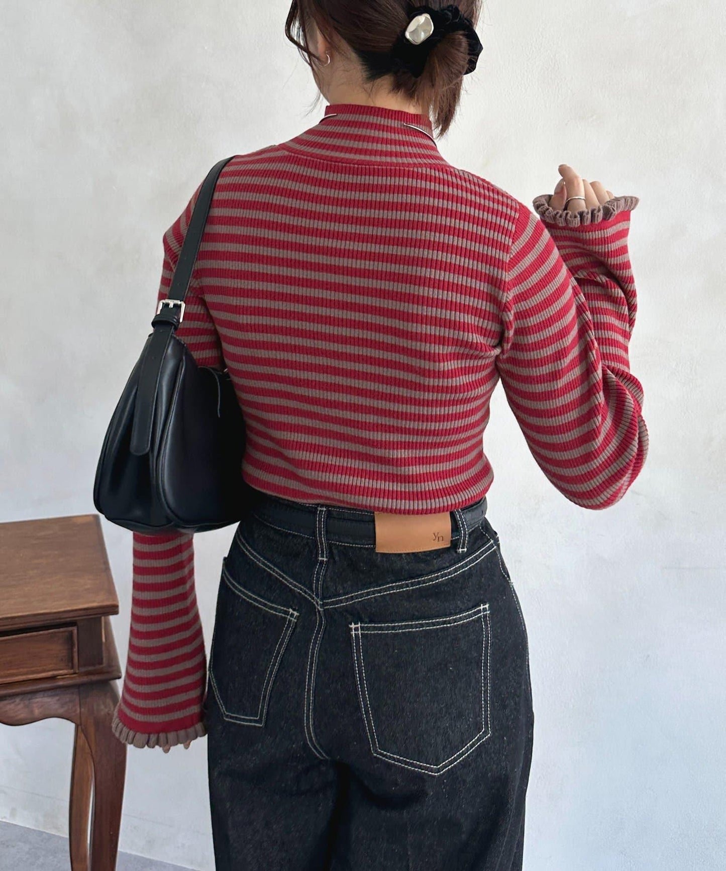 袖部荷葉邊喇叭袖高領針織衫