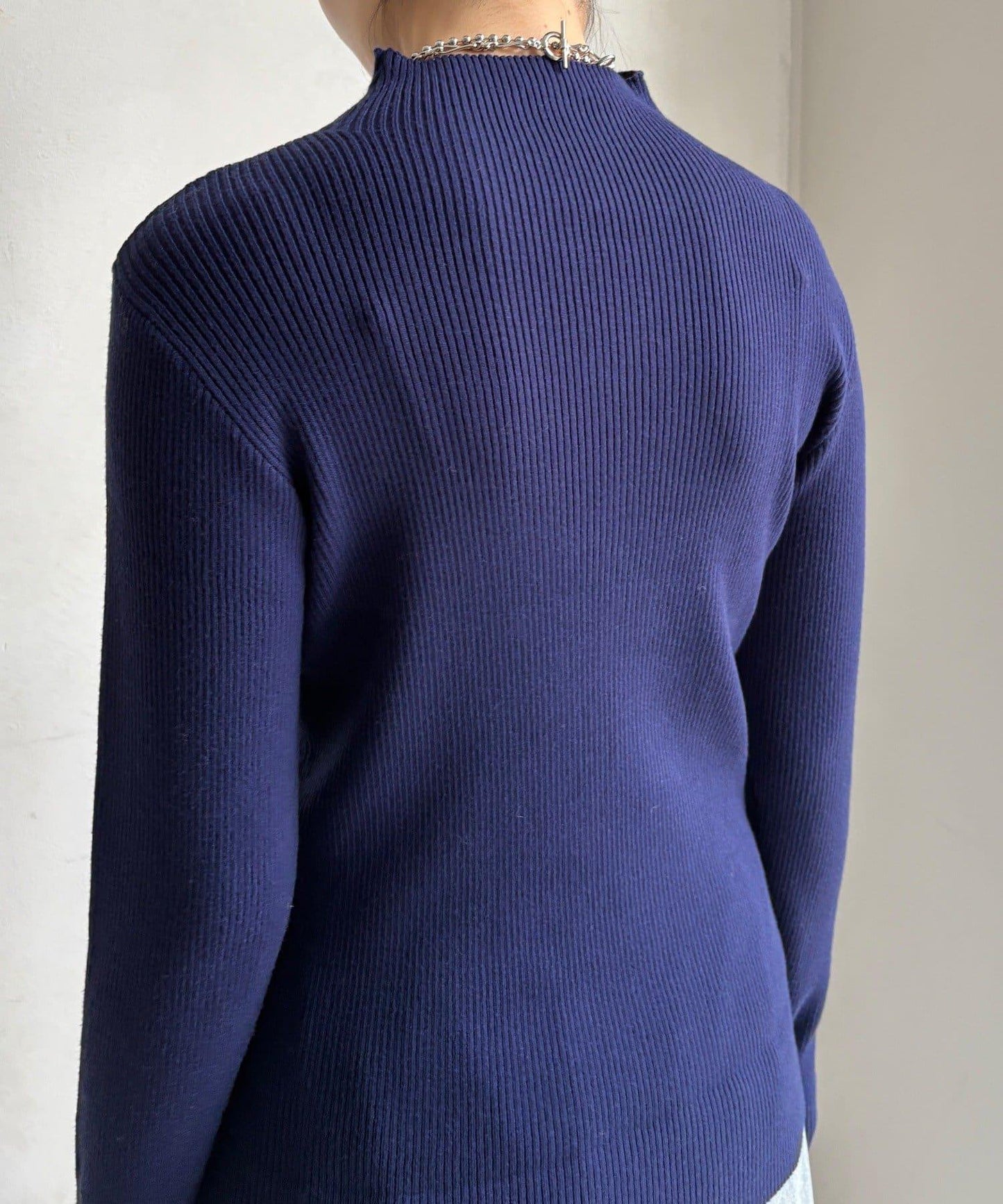 高領羅紋針織衫