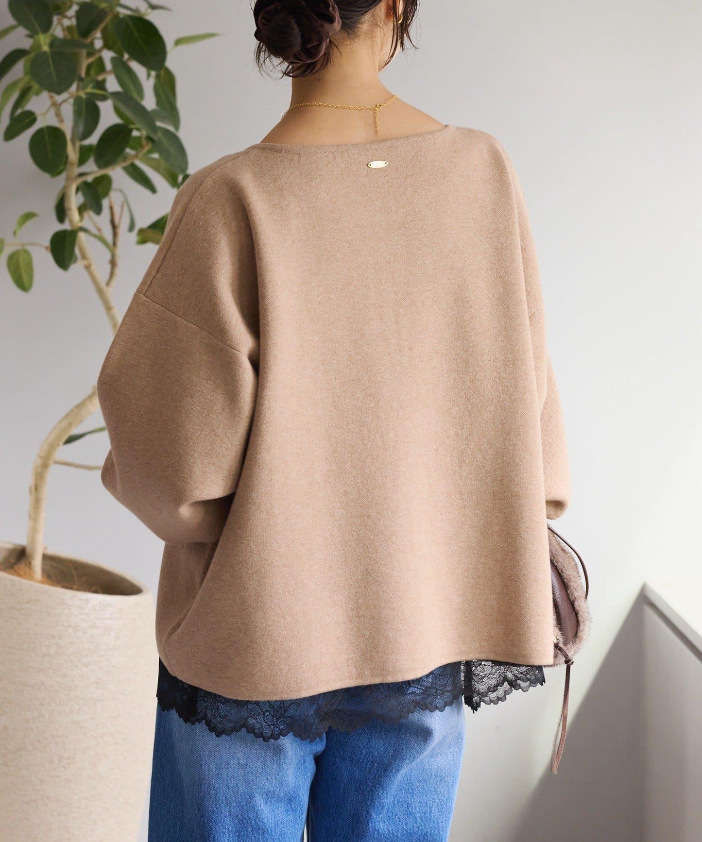 【輕盈感◎】鑰匙領口墊肩針織衫/預計12月中旬發貨