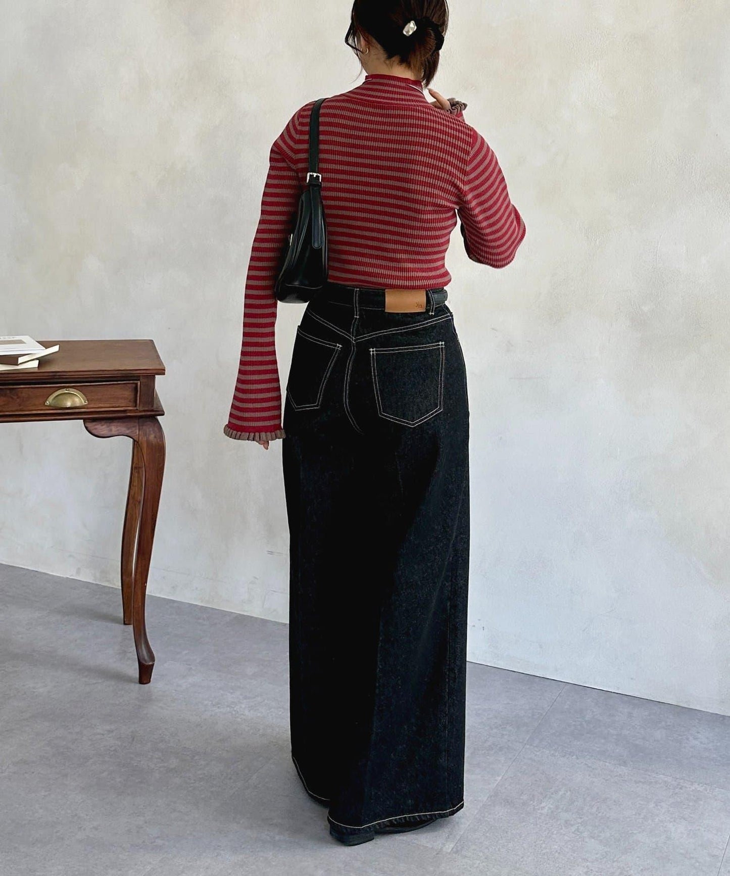 袖部荷葉邊喇叭袖高領針織衫