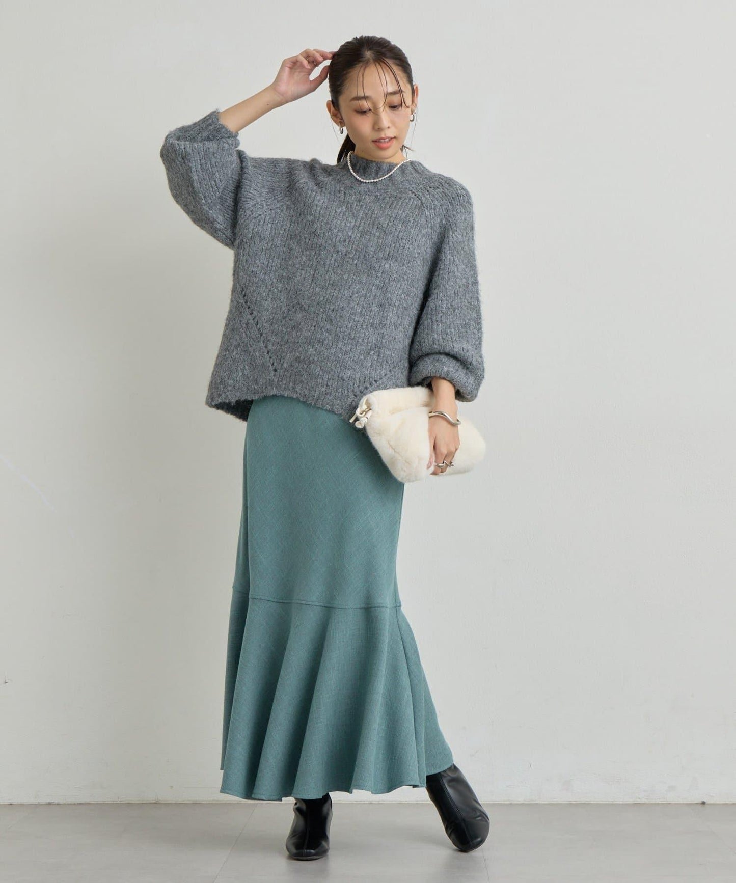 日常百搭壓縮起毛寬領針織衫