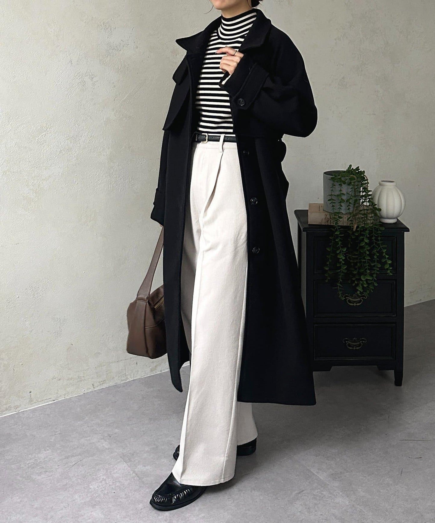 袖部荷葉邊喇叭袖高領針織衫