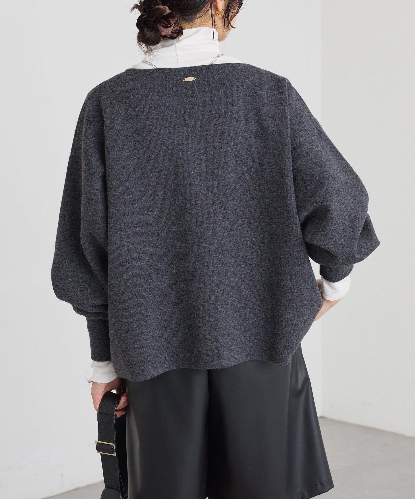 【輕盈感◎】鑰匙領口墊肩針織衫/預計12月中旬發貨