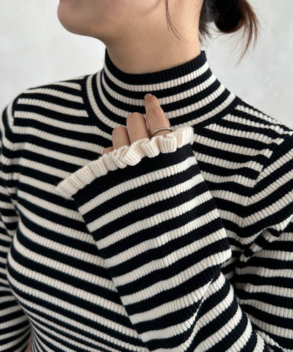 袖部荷葉邊喇叭袖高領針織衫