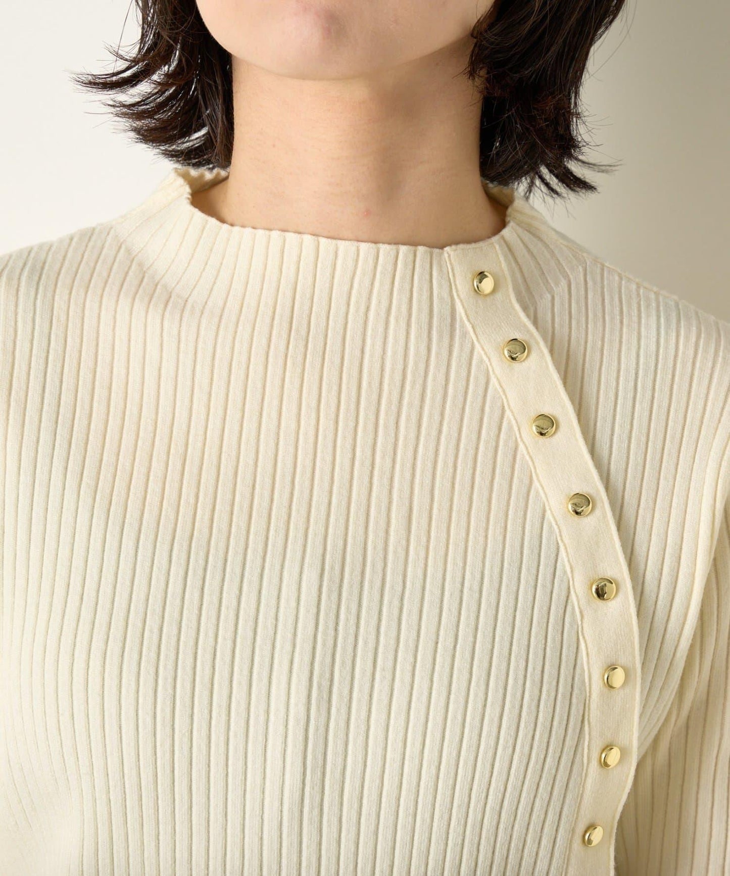 金色紐扣羅紋針織衫