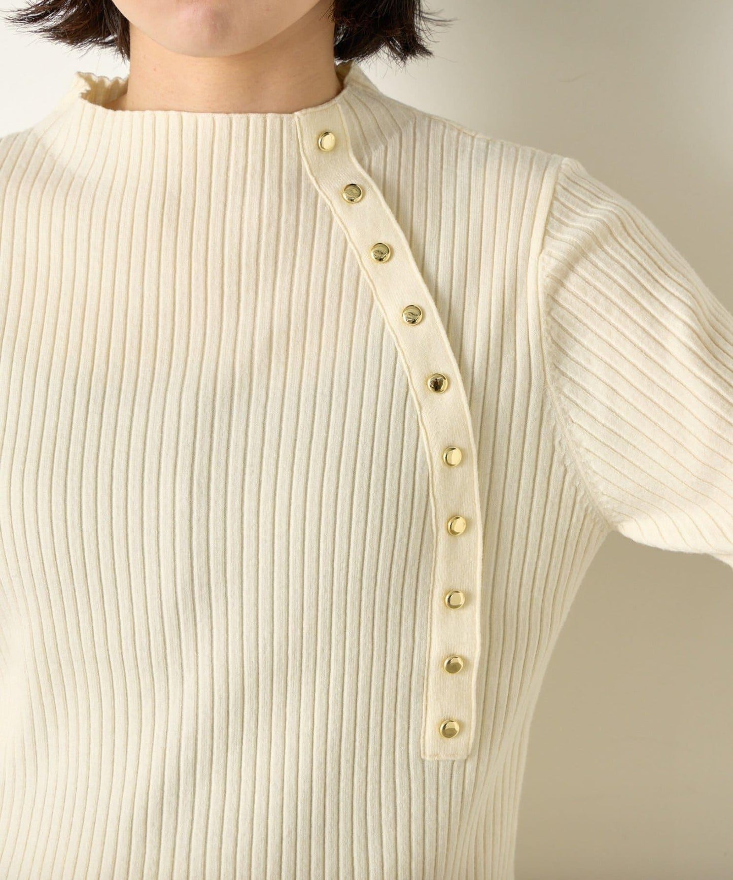 金色紐扣羅紋針織衫