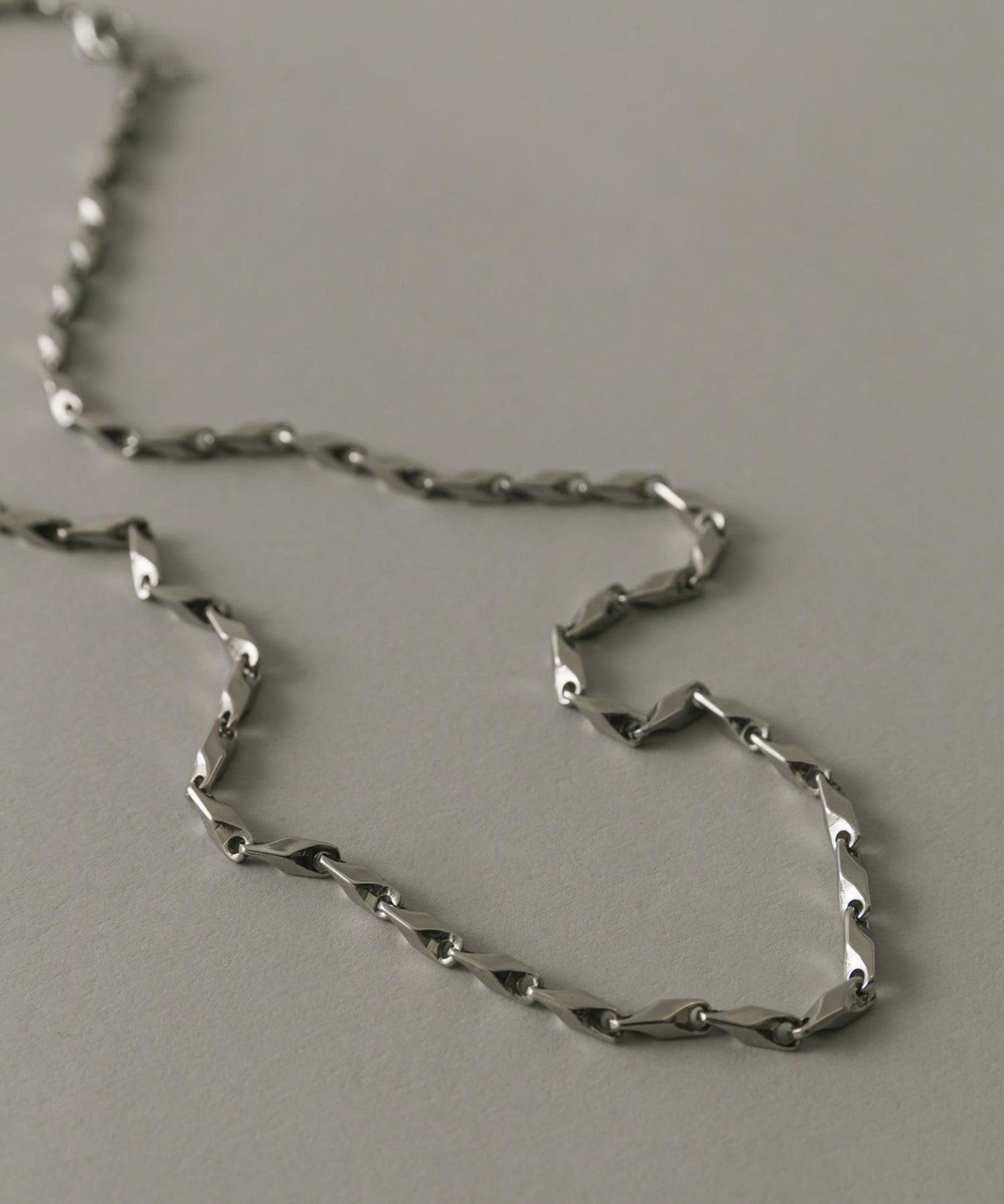 不鏽鋼扭紋設計鏈條項鍊