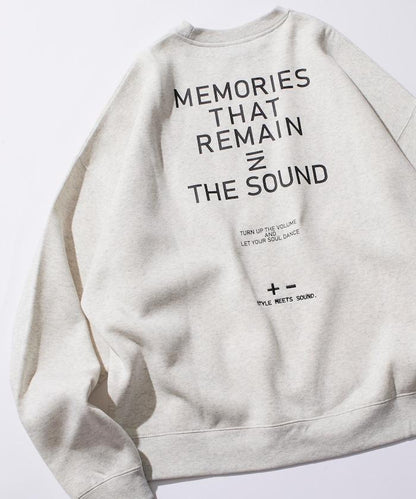 寬鬆版型 單點刺繡 後背印花 下襬抽繩 圓領衛衣