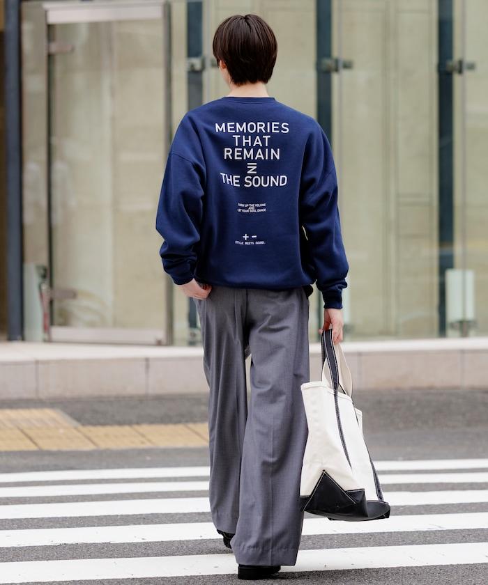 寬鬆版型 單點刺繡 後背印花 下襬抽繩 圓領衛衣