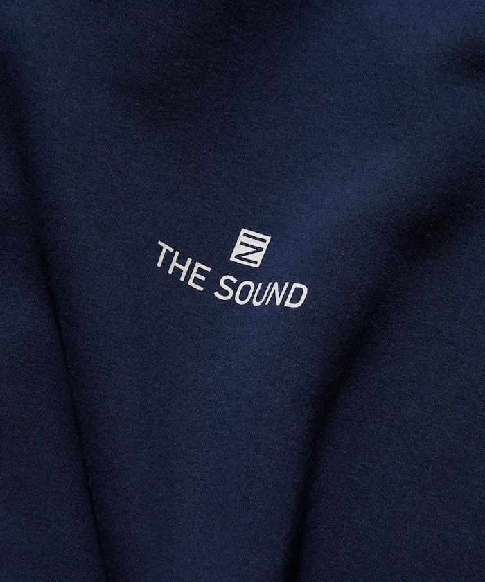 寬鬆版型 單點刺繡 後背印花 下襬抽繩 圓領衛衣