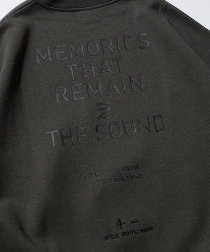 寬鬆版型 單點刺繡 後背印花 下襬抽繩 圓領衛衣