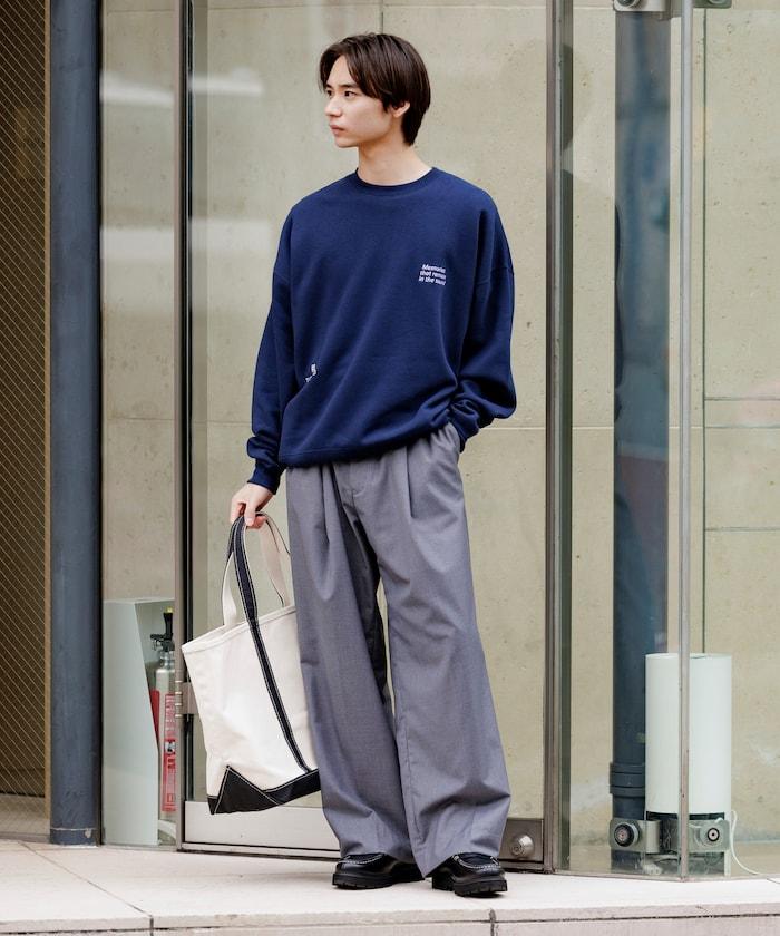 寬鬆版型 單點刺繡 後背印花 下襬抽繩 圓領衛衣