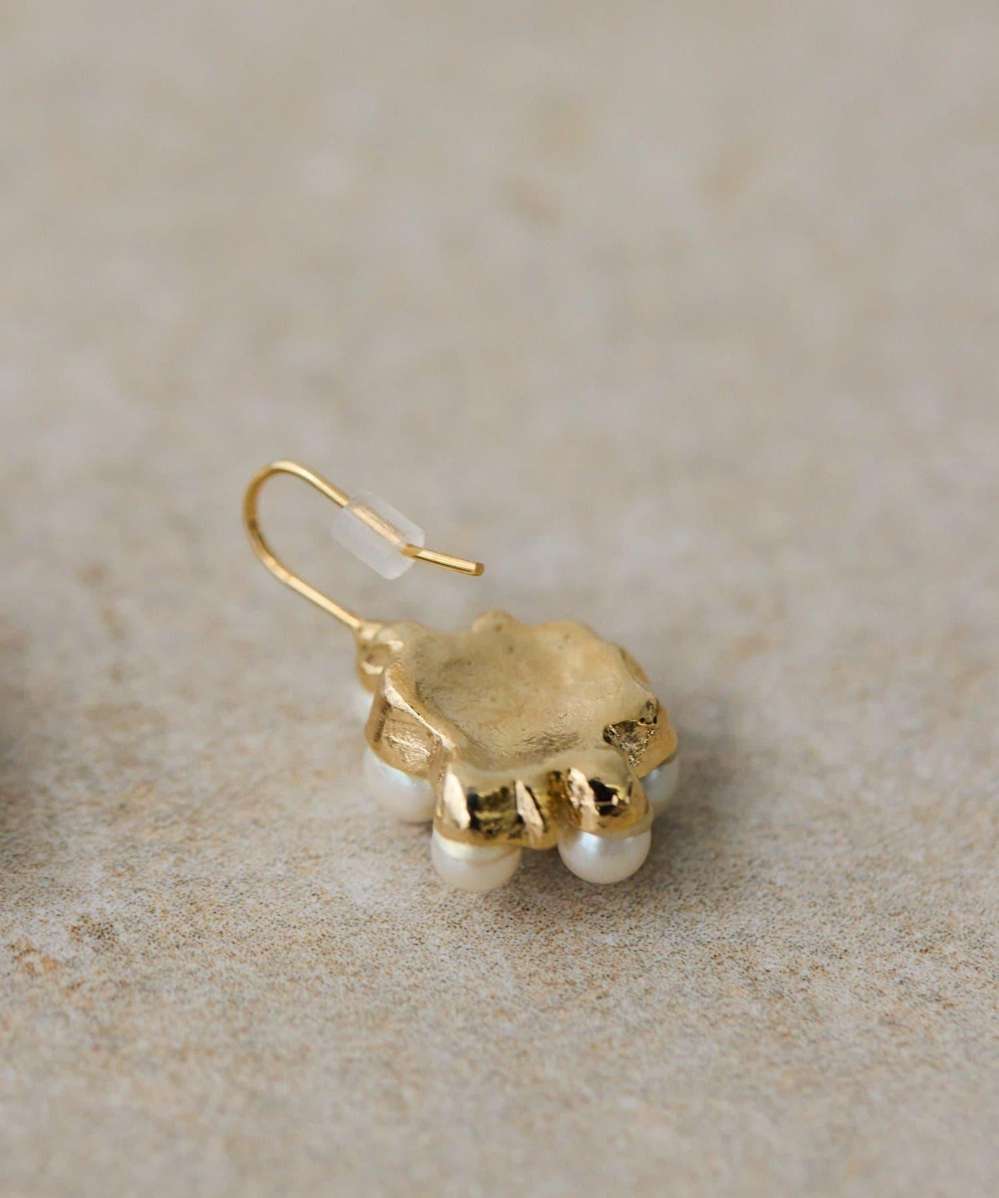 珍珠顆粒耳鉤耳環