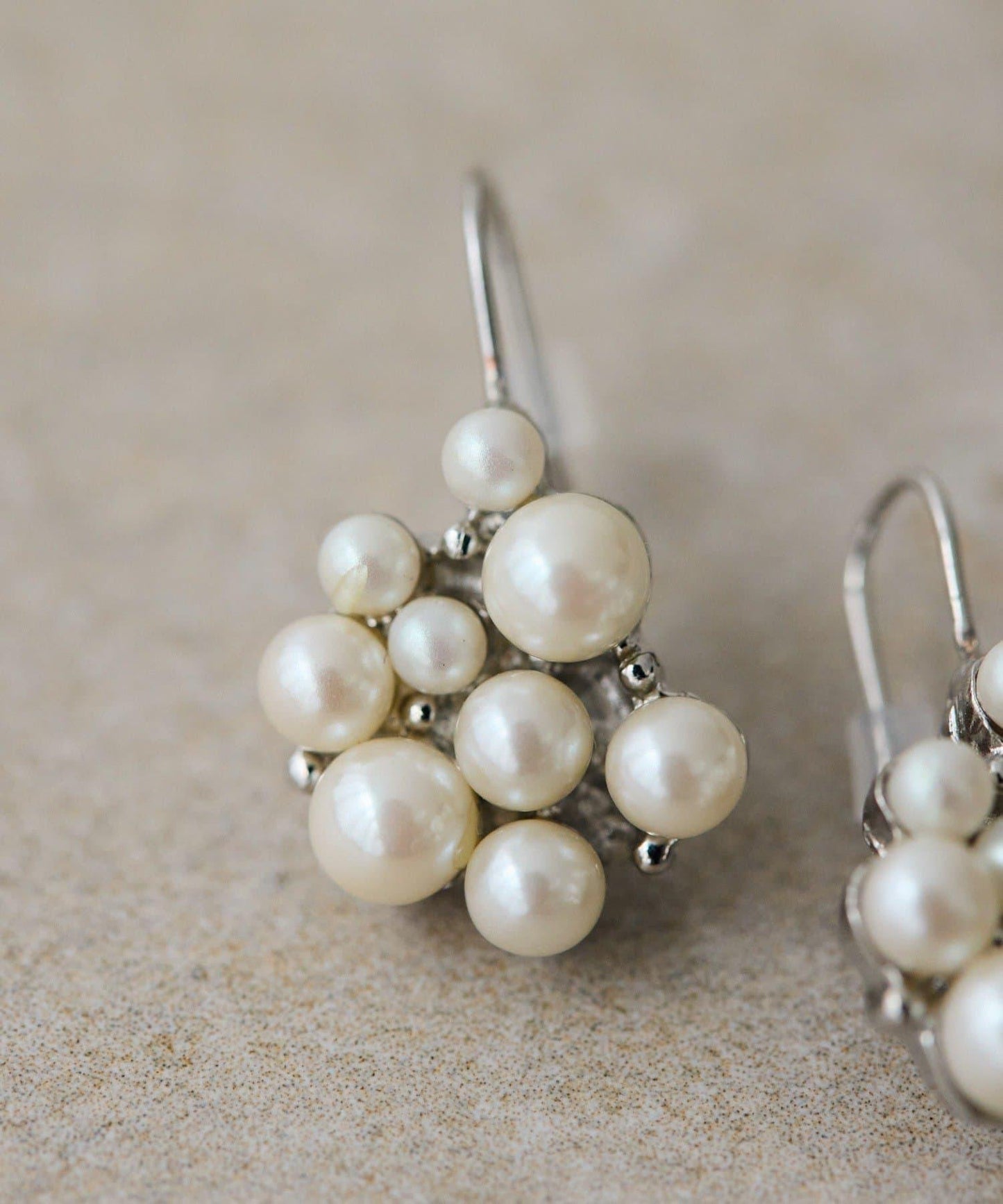 珍珠顆粒耳鉤耳環