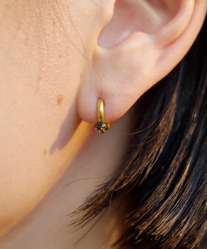 《キャッチレス仕様/金屬アレルギー対応/ステンレス》鑲石迷你圓環耳環