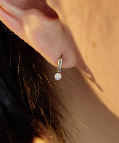 《キャッチレス仕様/金屬アレルギー対応/ステンレス》鑲石迷你圓環耳環