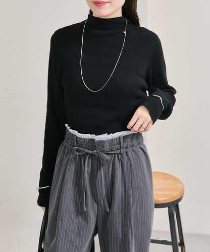 帶飾牌高領針織衫