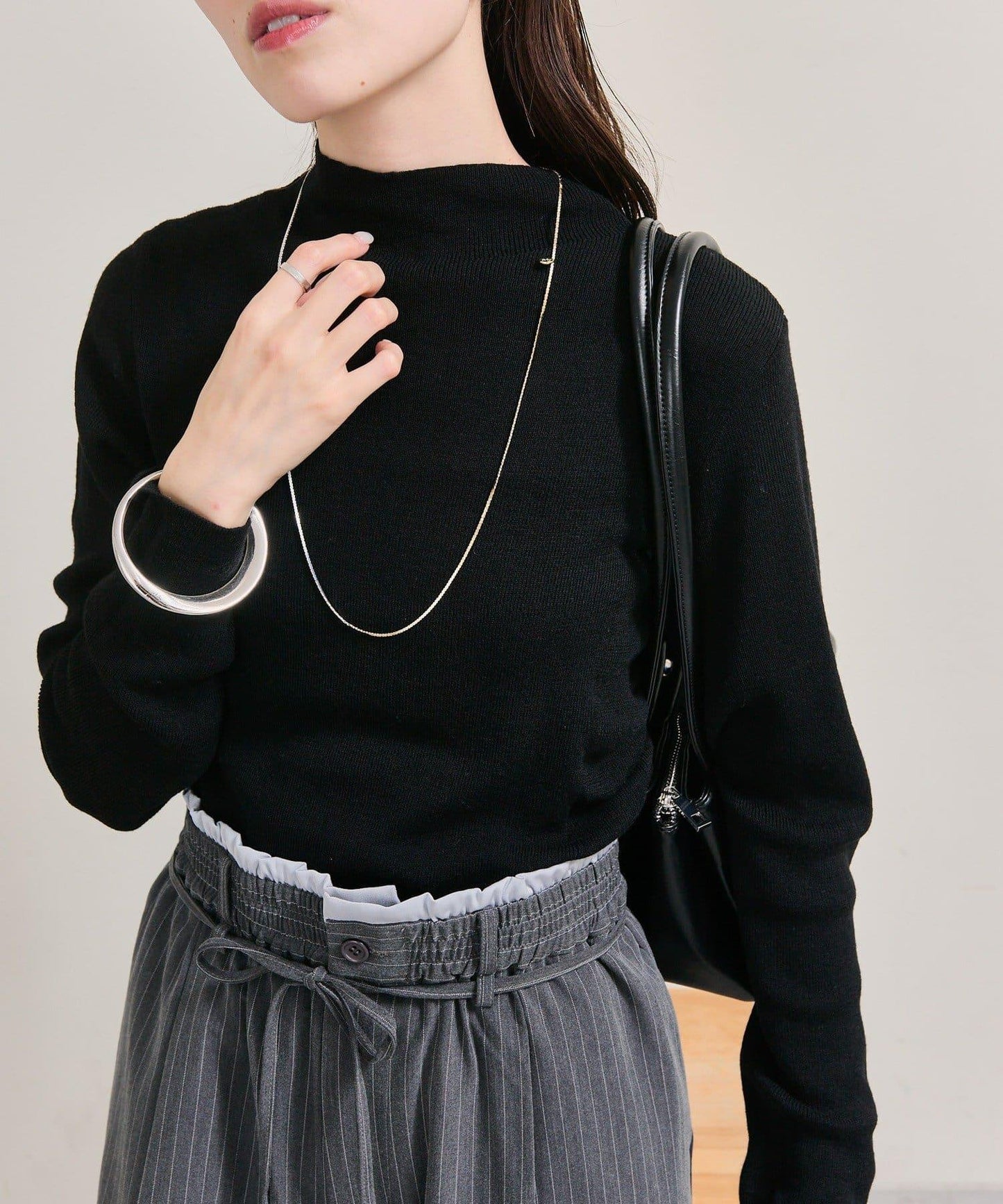 帶飾牌高領針織衫