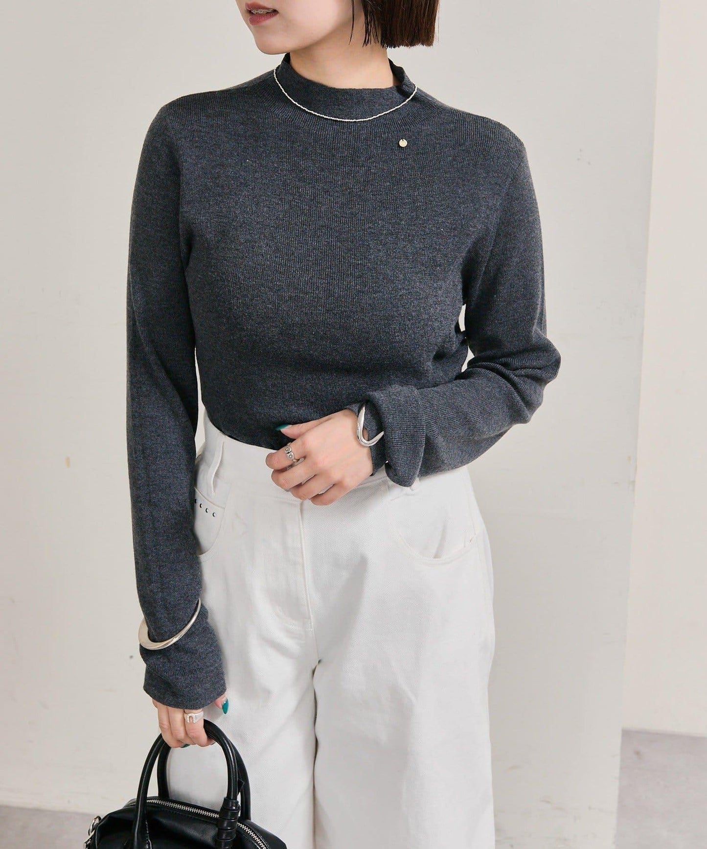 帶飾牌高領針織衫