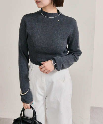 帶飾牌高領針織衫