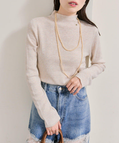 帶飾牌高領針織衫