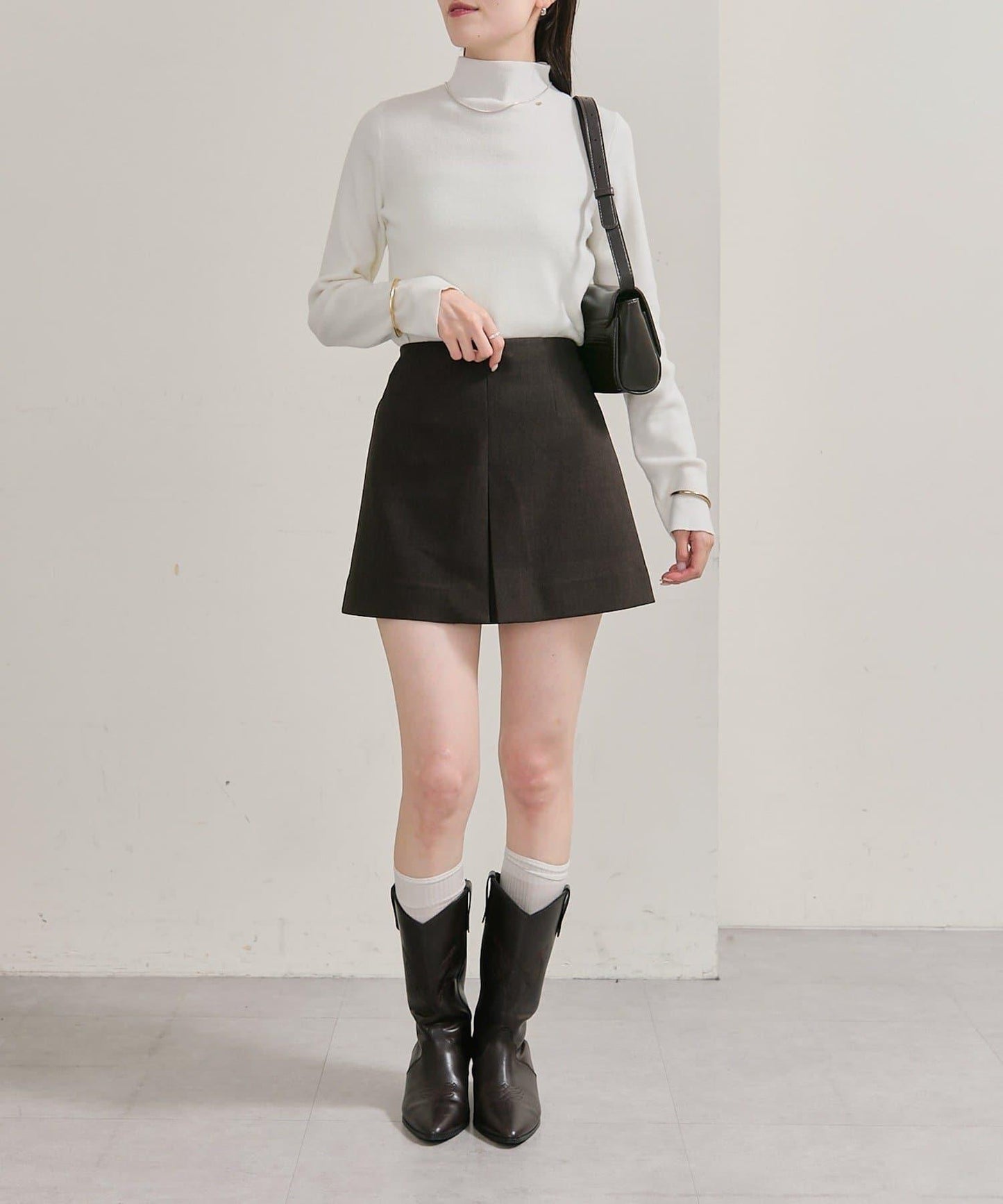 帶飾牌高領針織衫