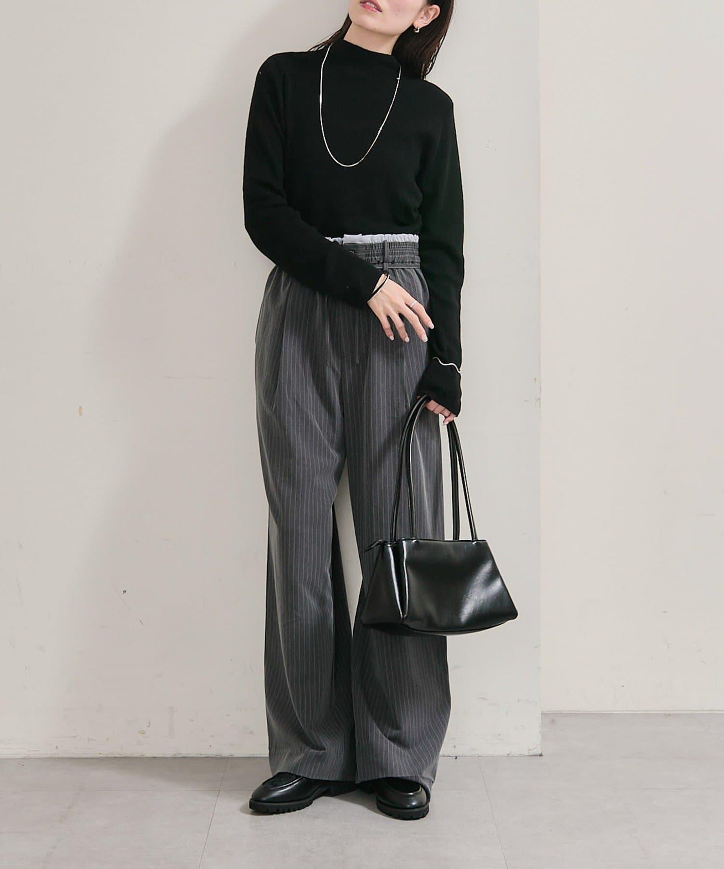 帶飾牌高領針織衫