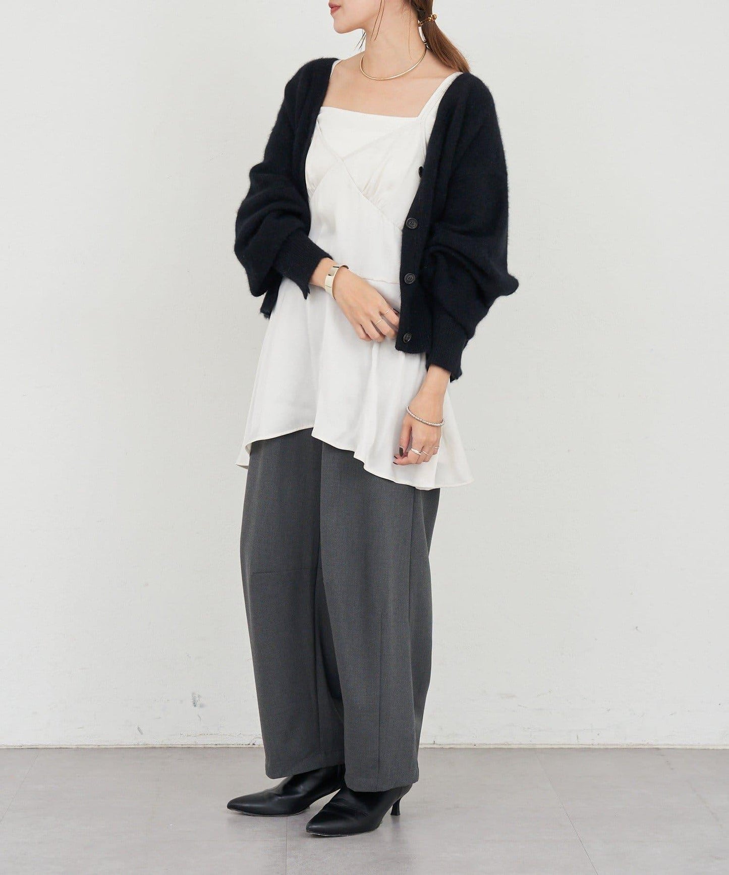 不規則下襬吊帶背心