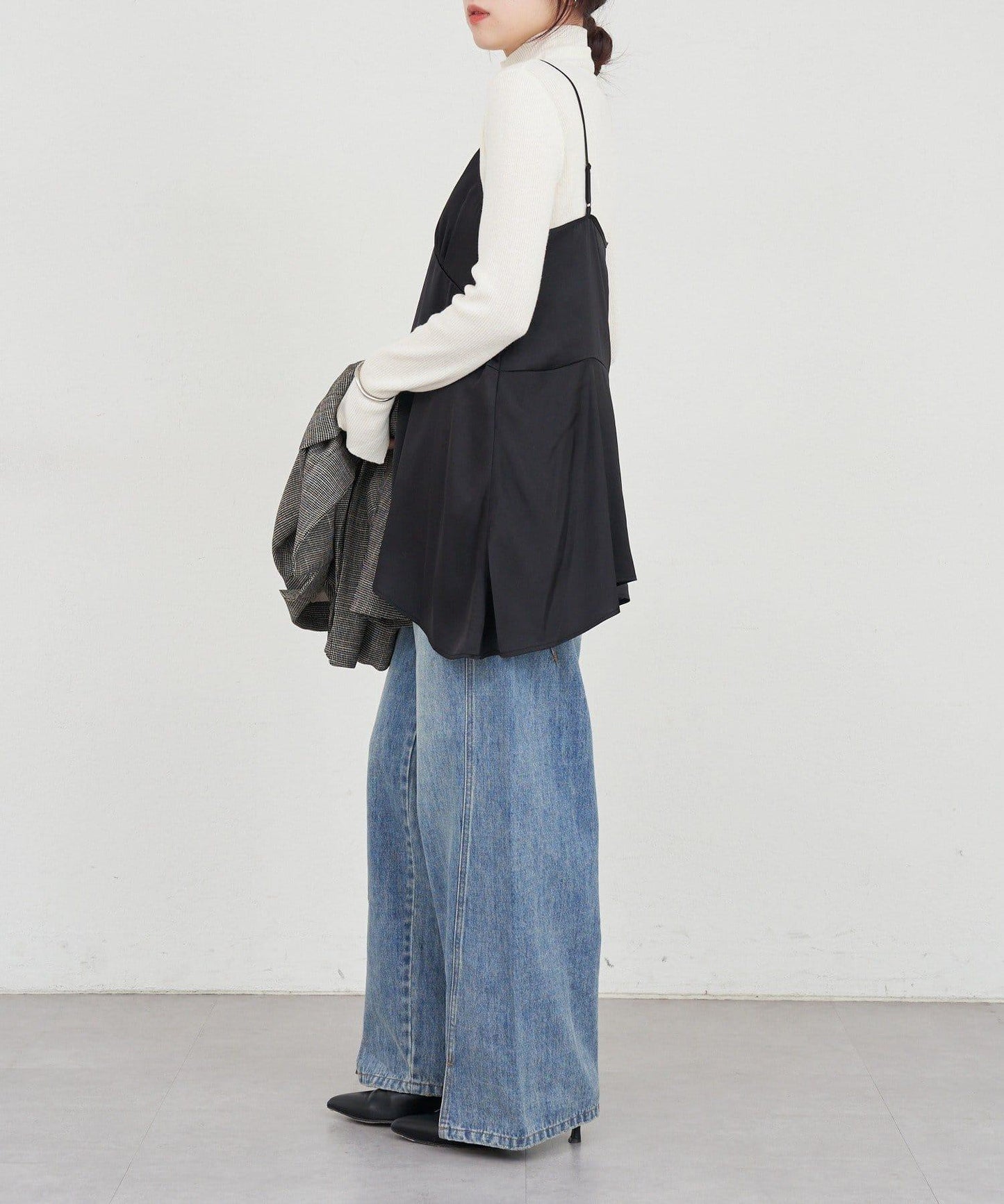 不規則下襬吊帶背心