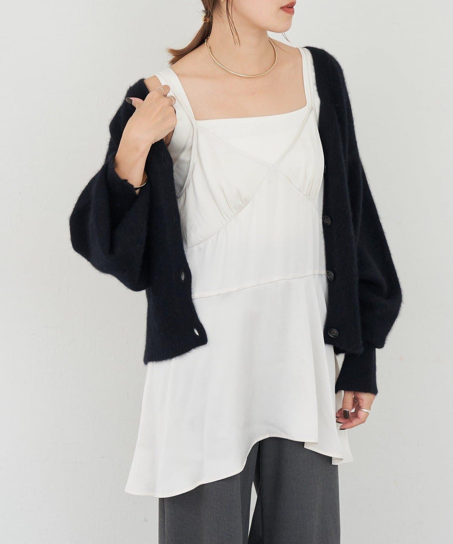 不規則下襬吊帶背心