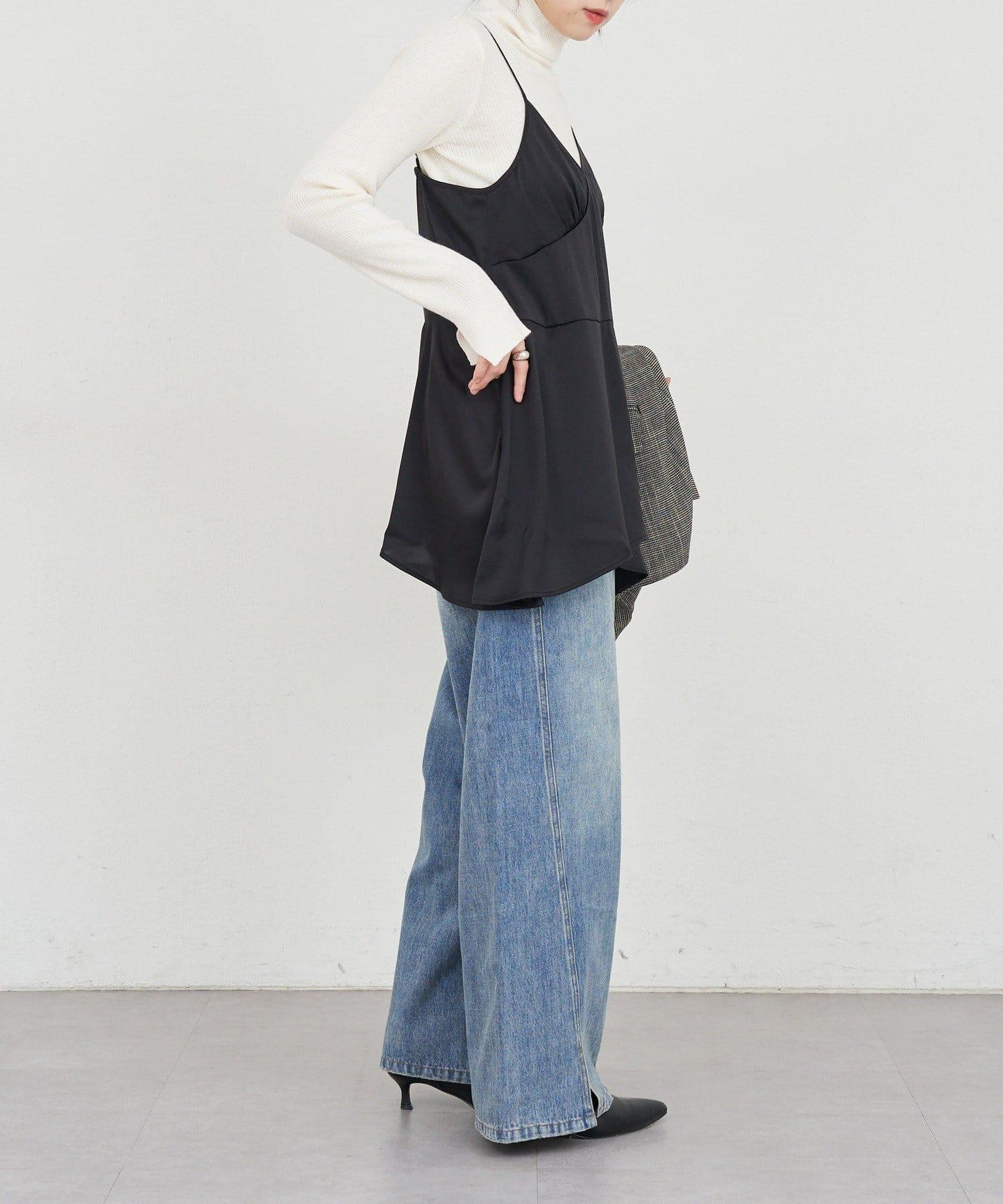 不規則下襬吊帶背心