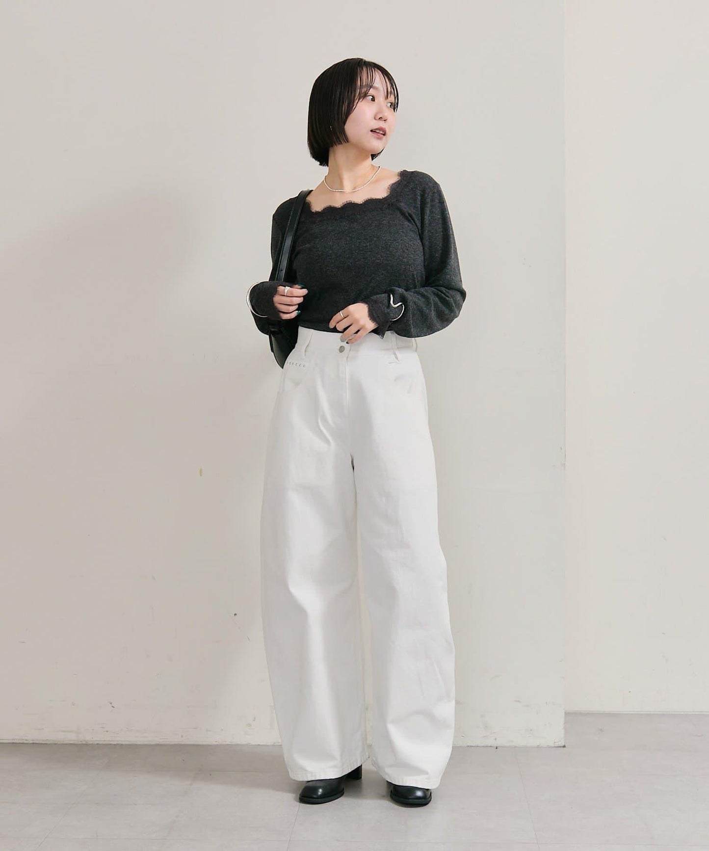 方領蕾絲長袖T恤