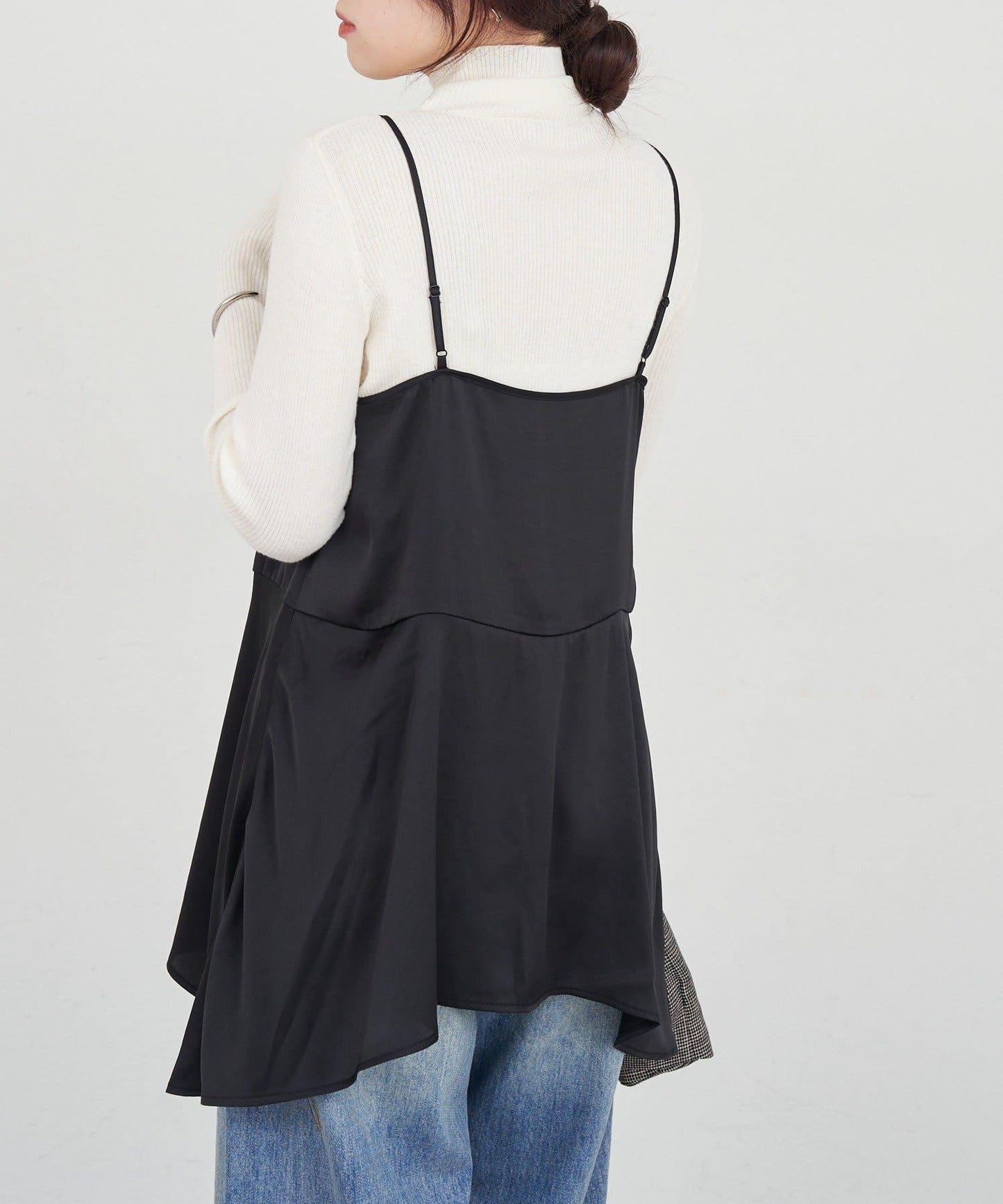 不規則下襬吊帶背心