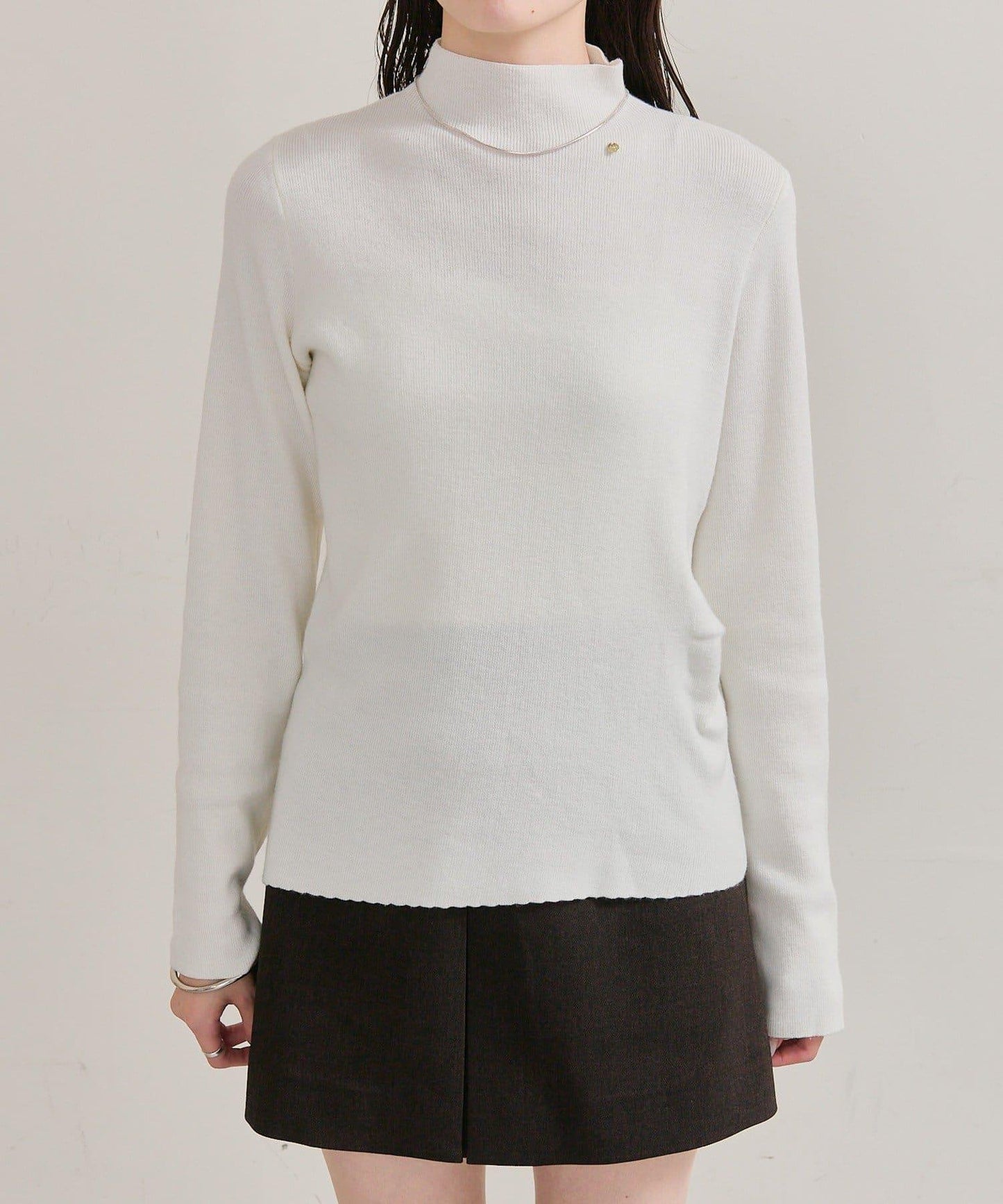 帶飾牌高領針織衫