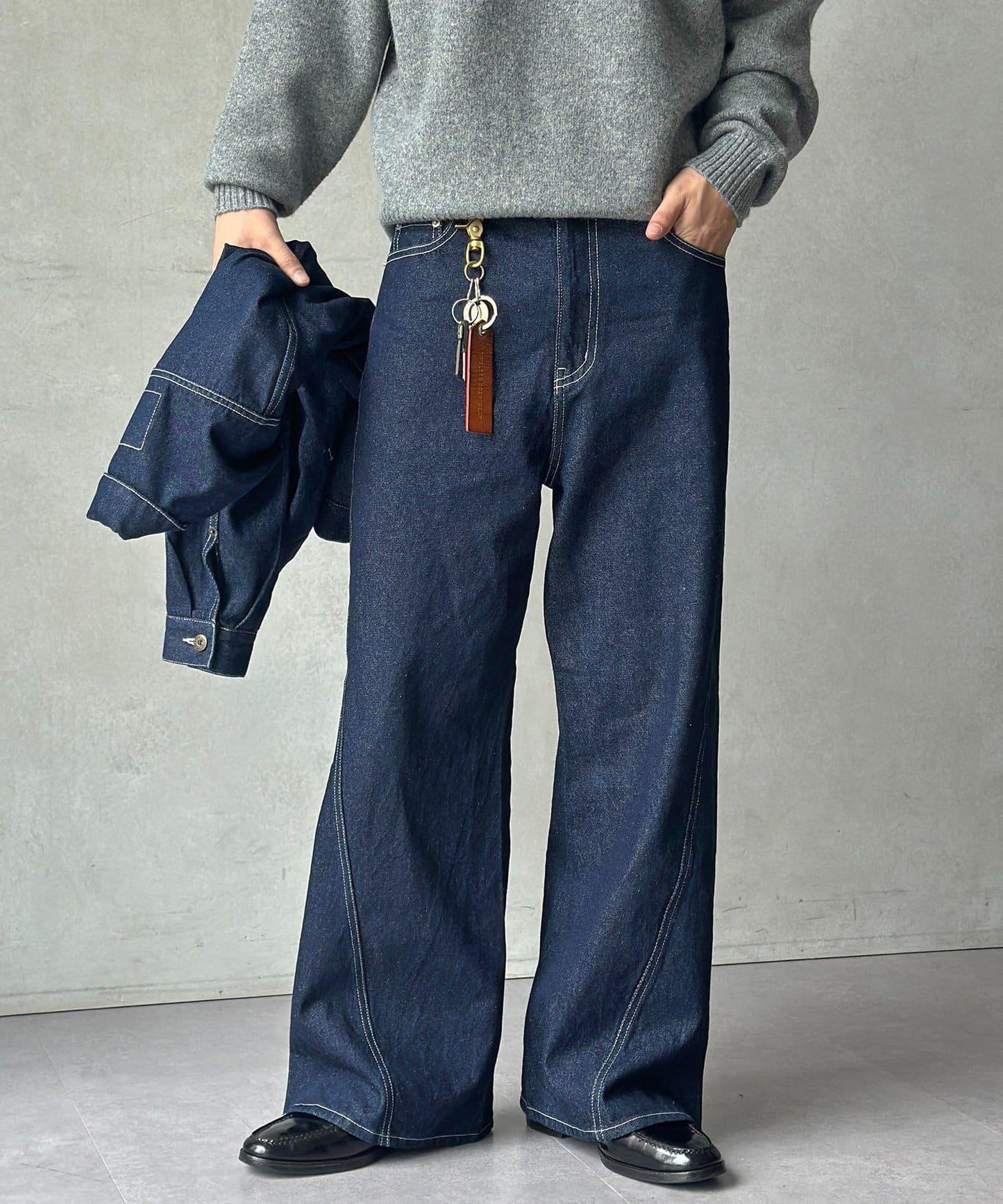 立體剪裁微喇牛仔褲