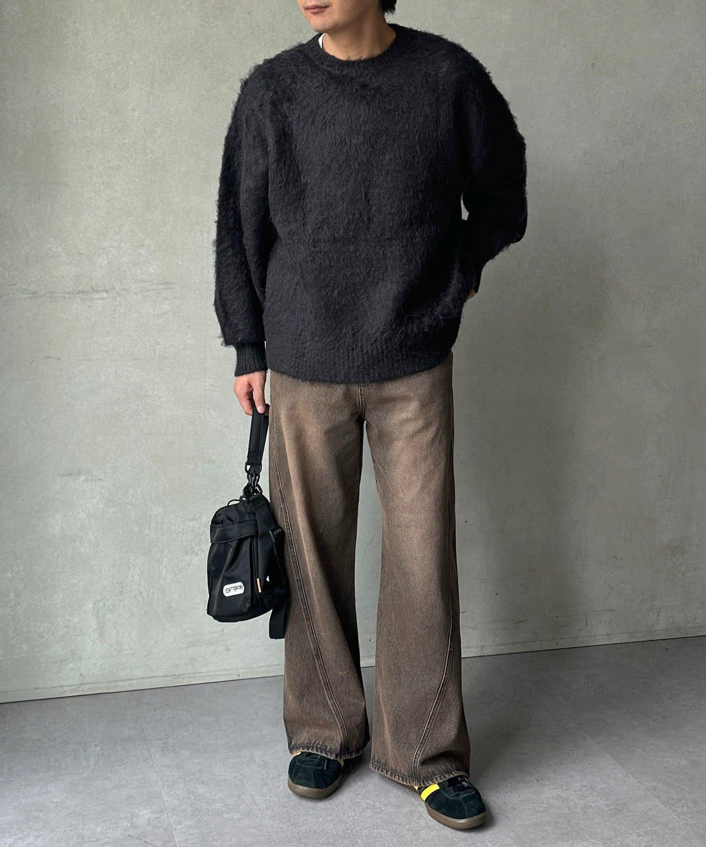 立體剪裁微喇牛仔褲