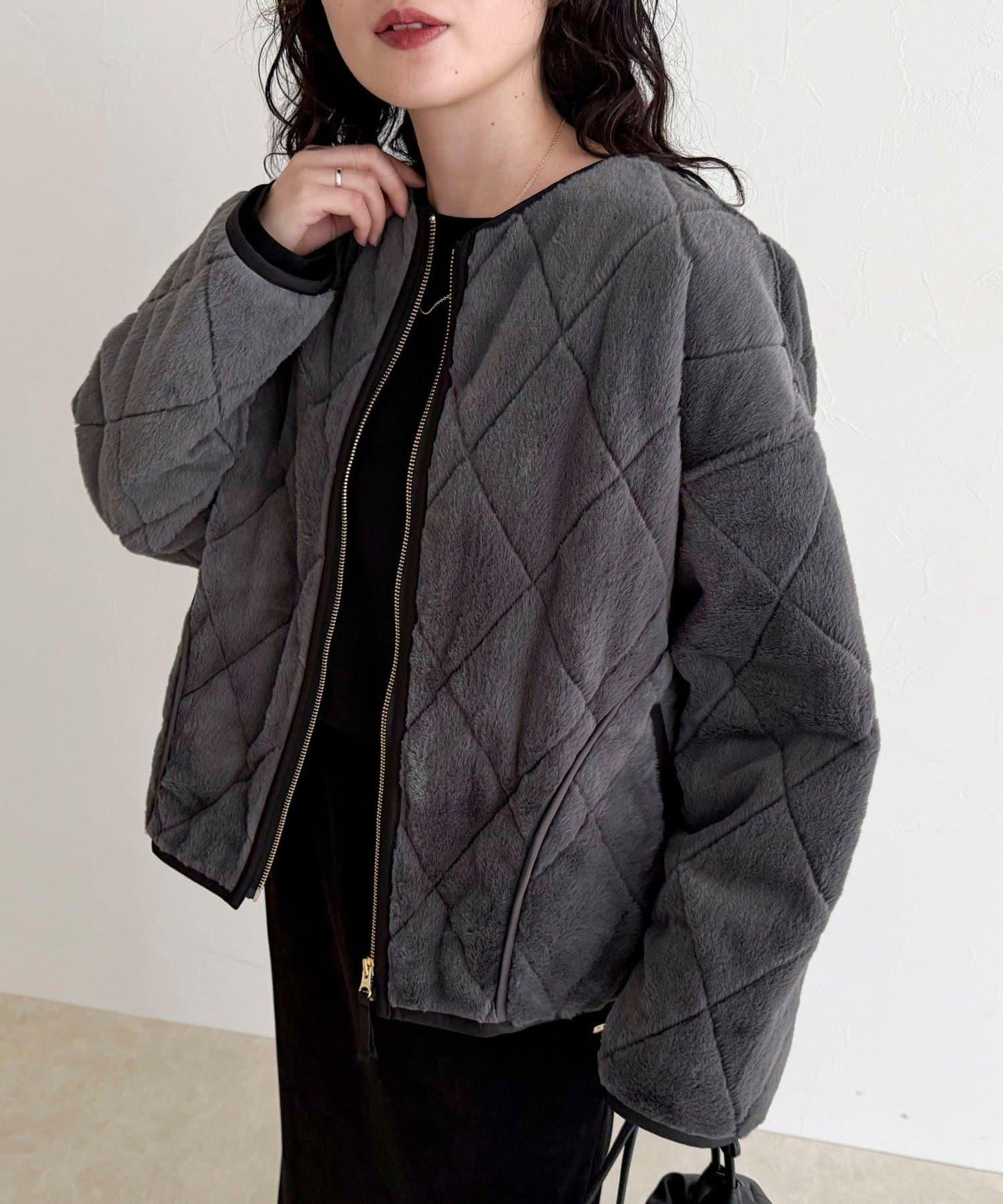 毛絨絎縫拉鍊大衣