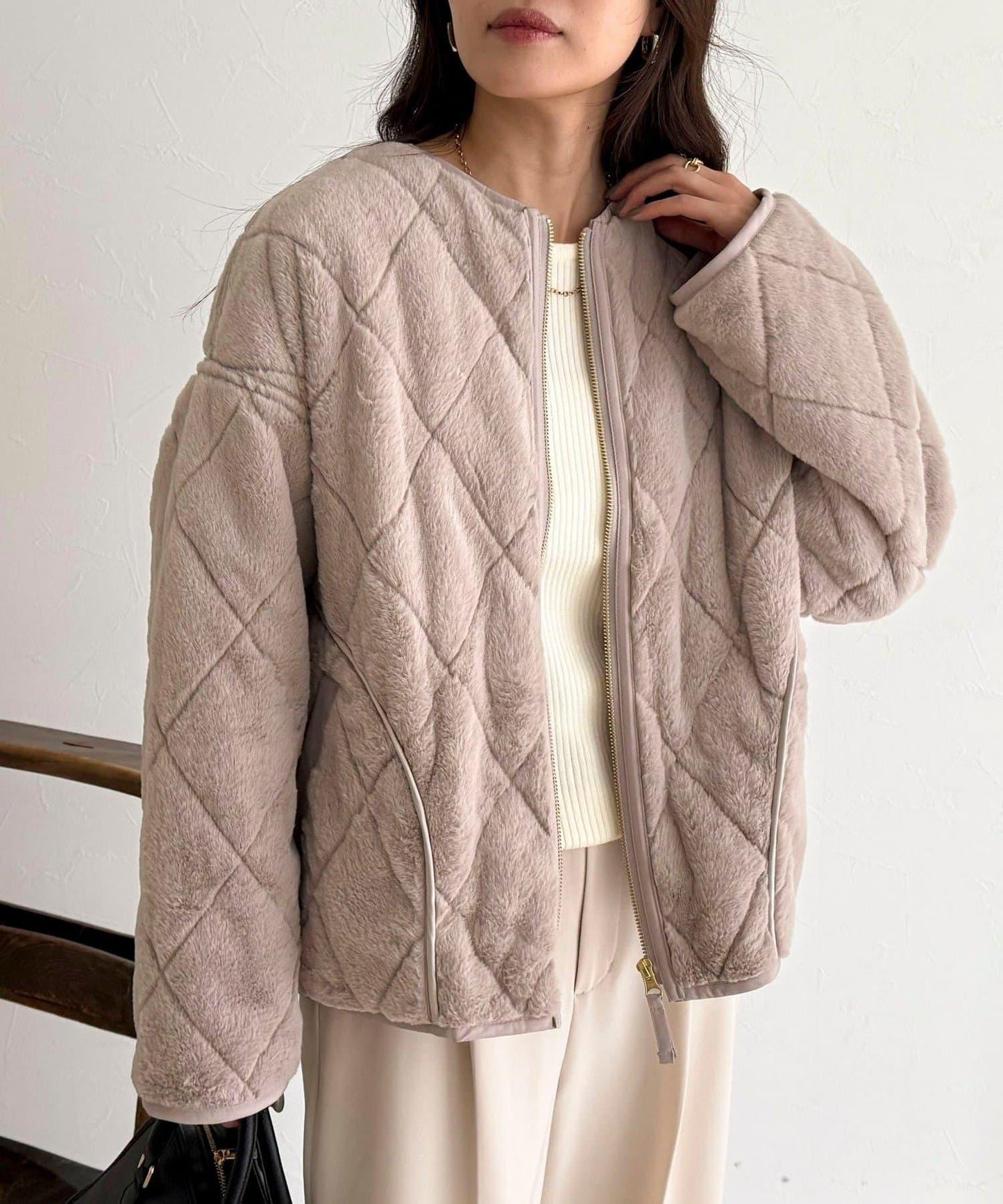 毛絨絎縫拉鍊大衣