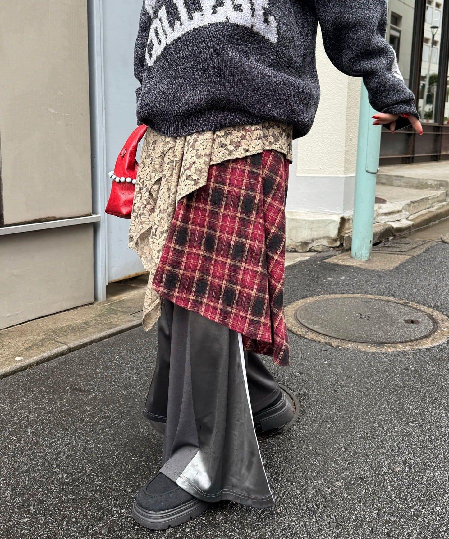 蕾絲拼接格紋不規則中長裙