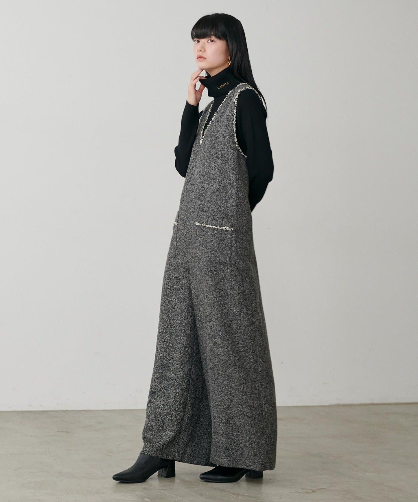 LARUTA標誌刺繡羅紋高領衫