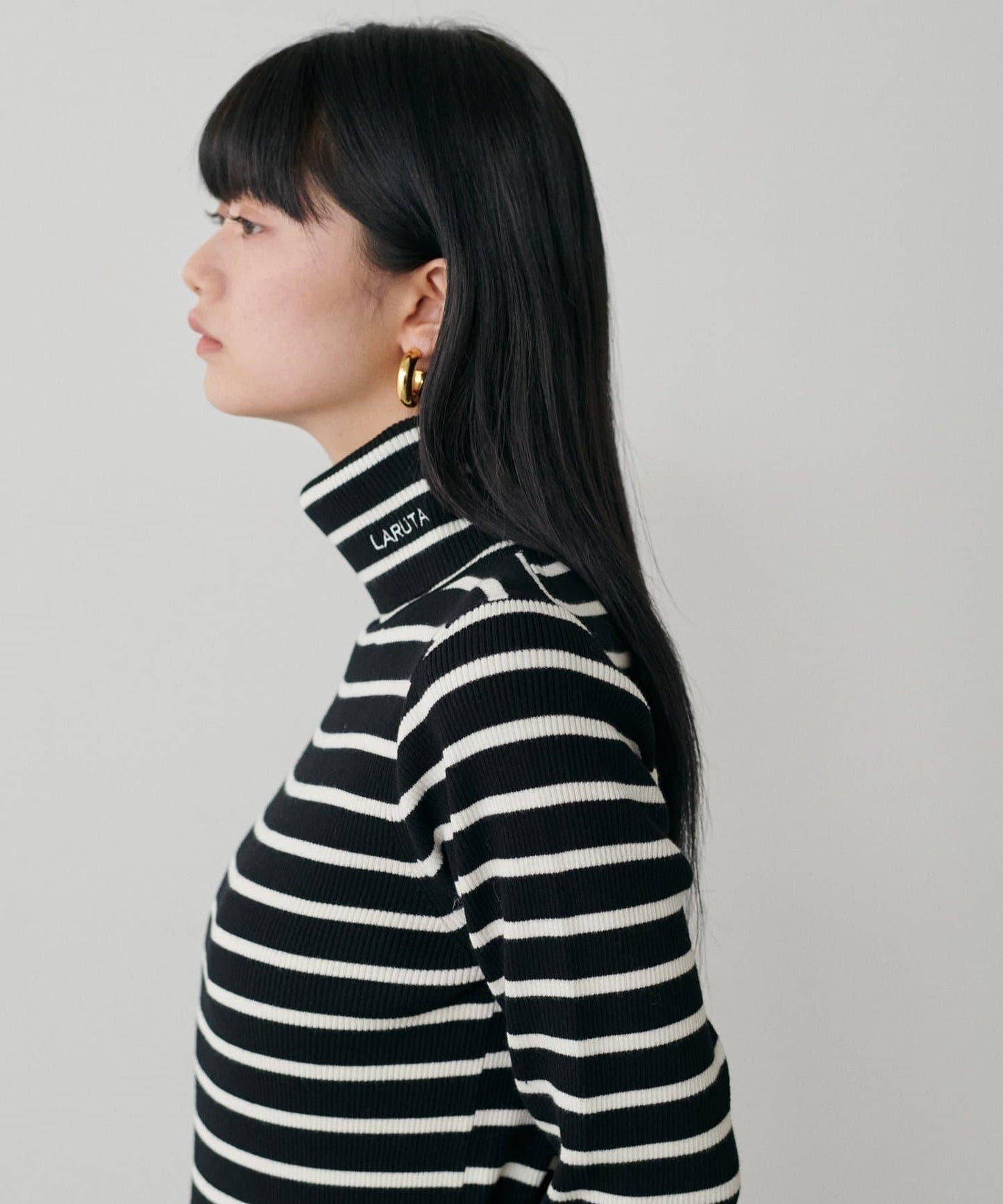 LARUTA標誌刺繡羅紋高領衫