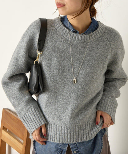 羊毛感圓領針織衫