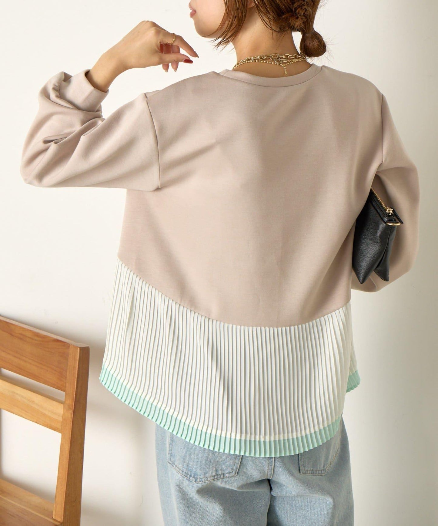 下襬百褶拼接針織上衣