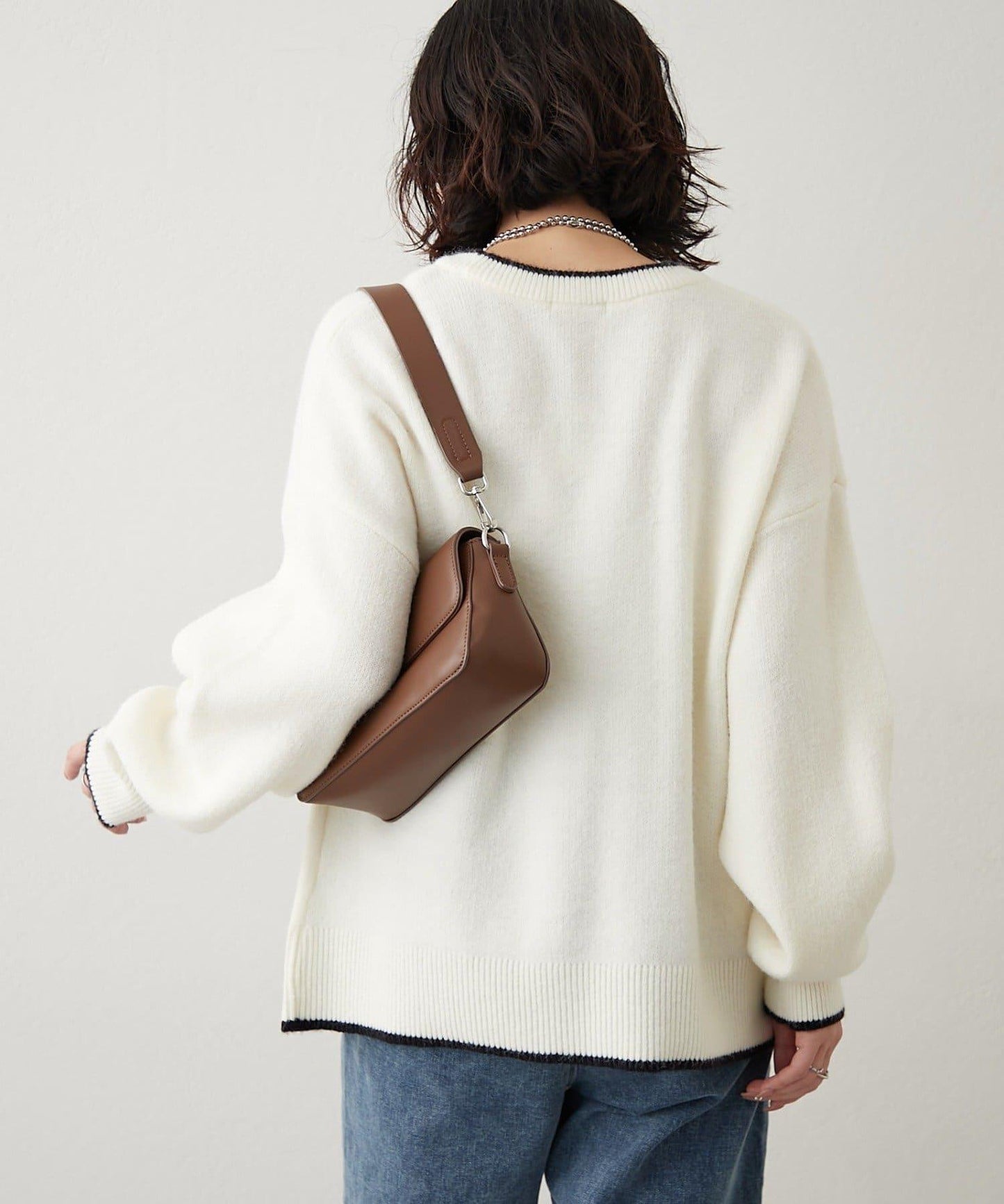 【NAO】繡花字母標誌套頭衫