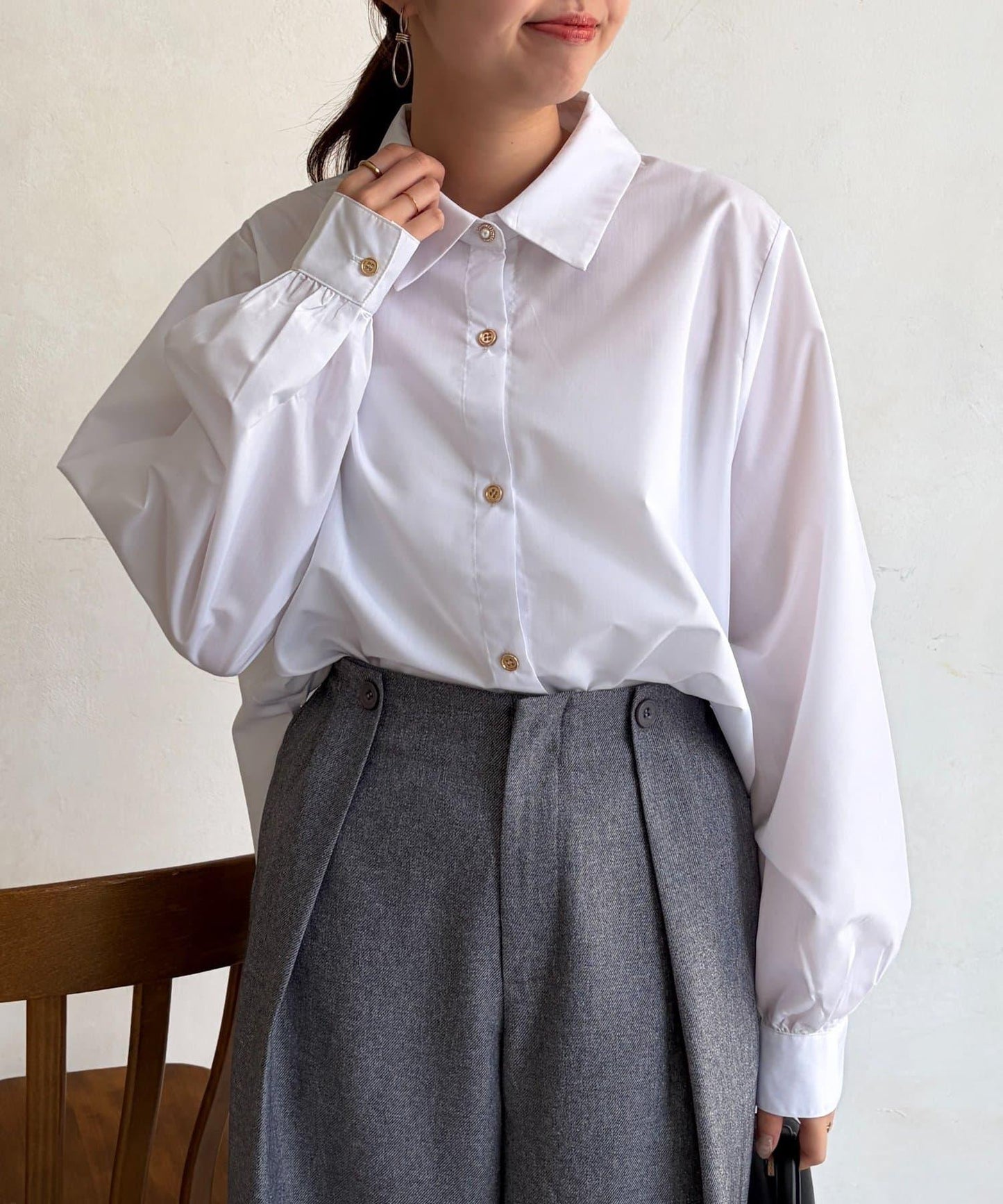 珠飾紐扣襯衫