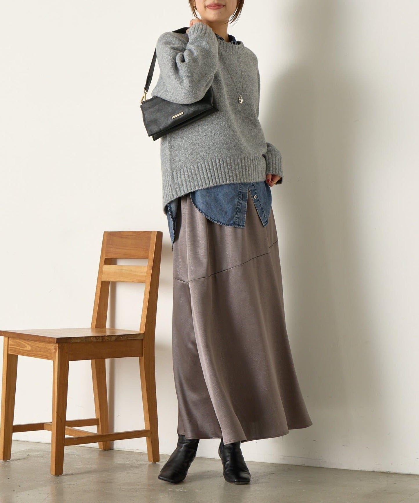 羊毛感圓領針織衫