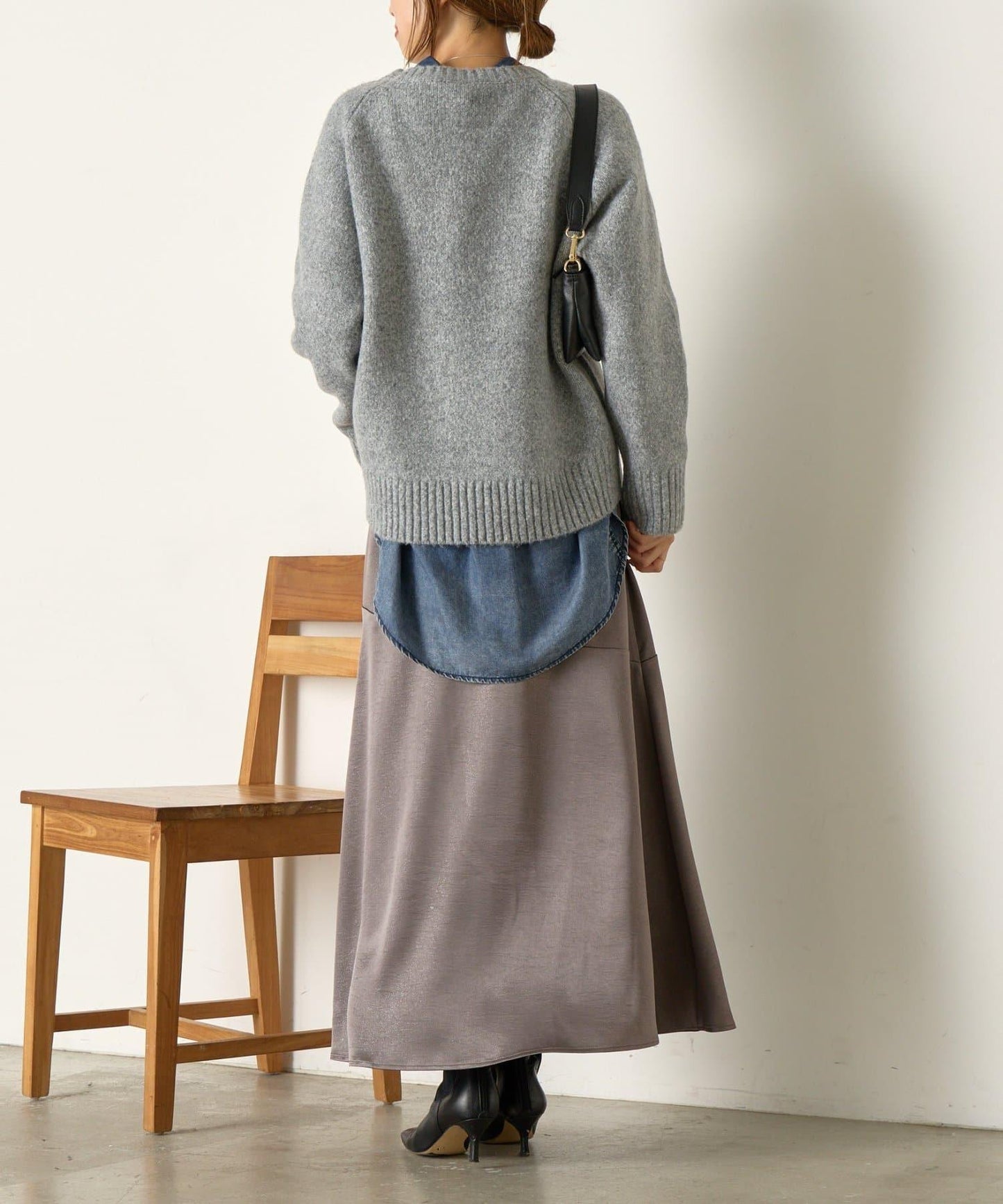 羊毛感圓領針織衫